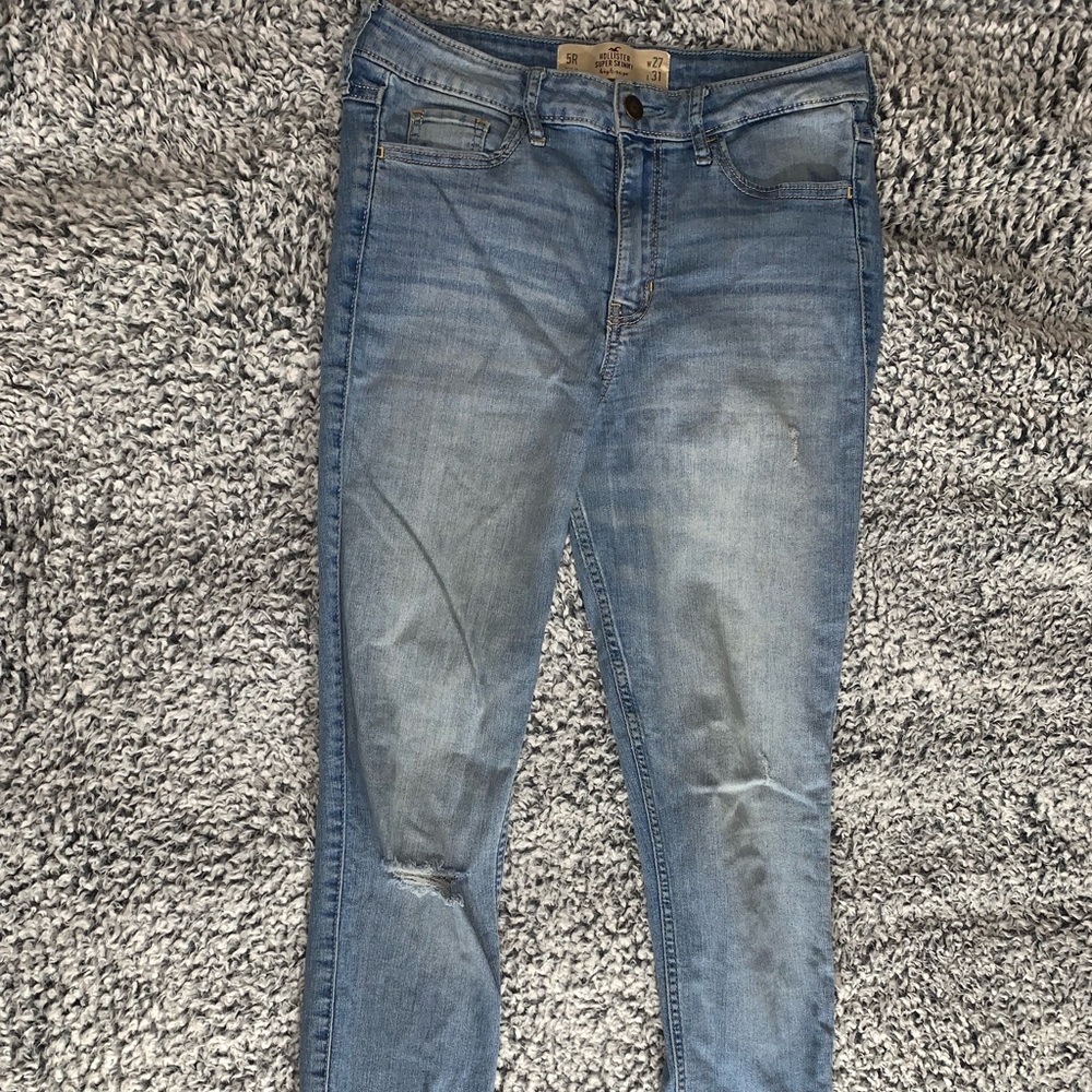 HOLLISTER HIGH WAISTED SKINNY JEANS
